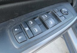 2020 Jeep Cherokee - Image 41