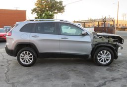 2020 Jeep Cherokee - Image 6