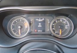 2020 Jeep Cherokee - Image 34