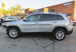 2020 Jeep Cherokee - Image 5