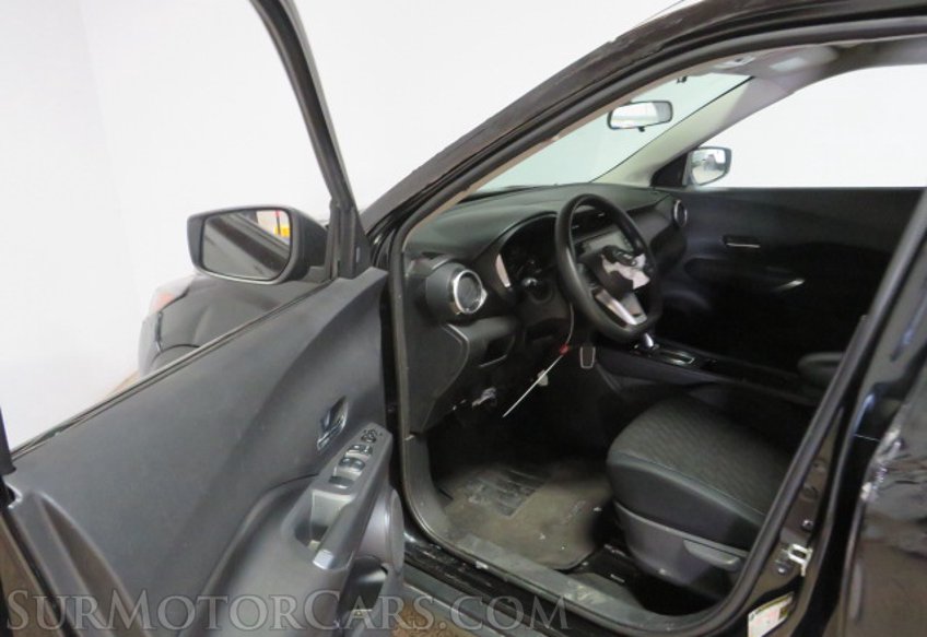 2021 Nissan Kicks - Image 16