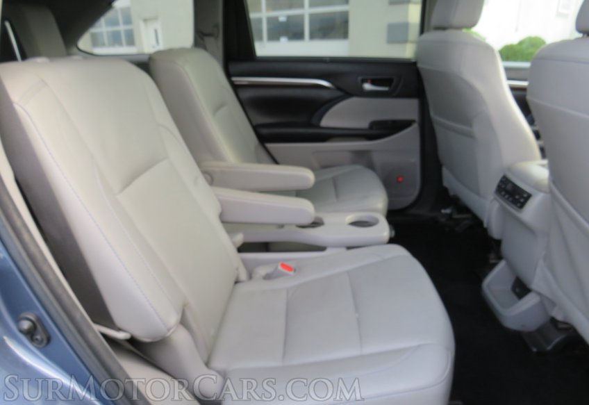 2016 Toyota Highlander - Image 21