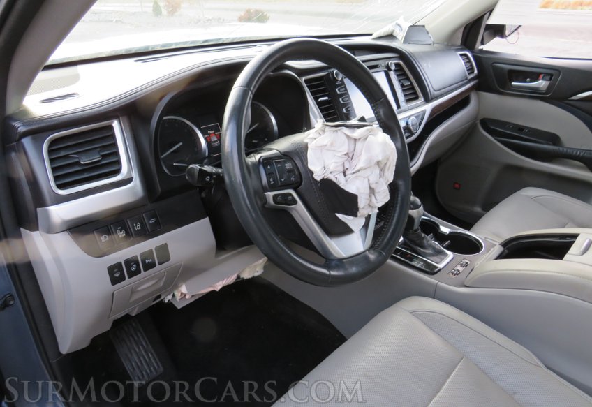 2016 Toyota Highlander - Image 19