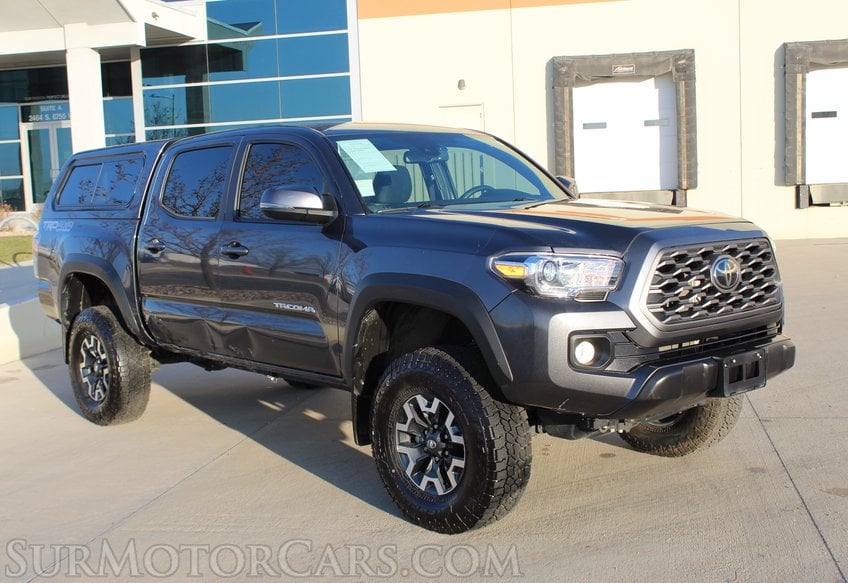 2023 Toyota Tacoma 4x4 TRD Off-Road - Image 4