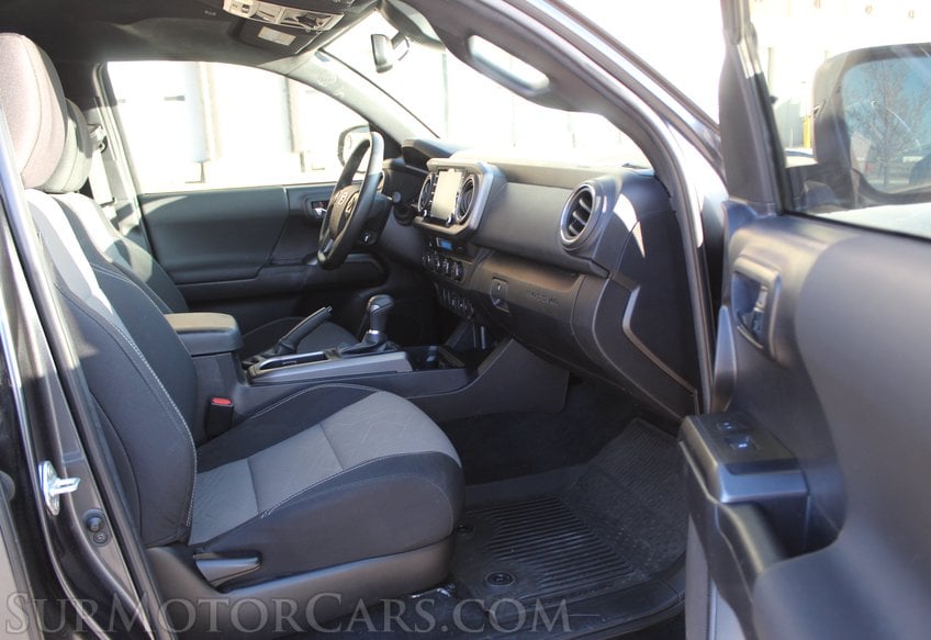 2023 Toyota Tacoma 4x4 TRD Off-Road - Image 40