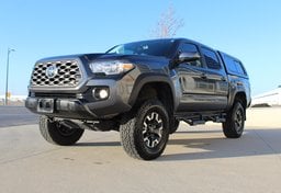 2023 Toyota Tacoma 4x4 TRD Off-Road - Image 6