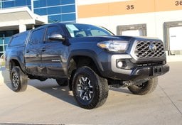2023 Toyota Tacoma 4x4 TRD Off-Road - Image 2