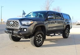 2023 Toyota Tacoma 4x4 TRD Off-Road - Image 3