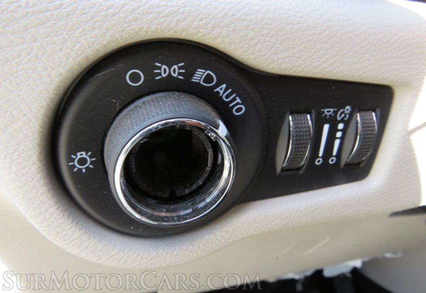 2020 Chrysler Voyager - Image 37