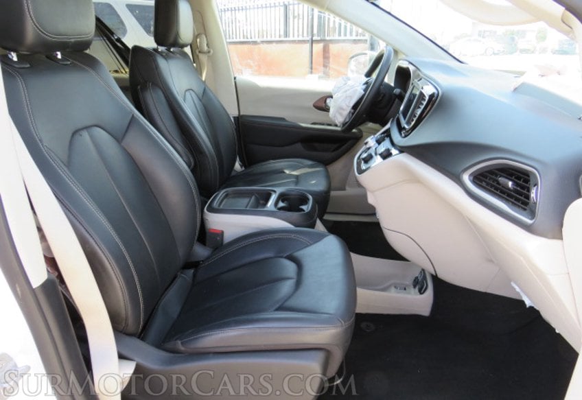 2020 Chrysler Voyager - Image 24