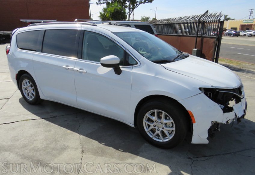 2020 Chrysler Voyager - Image 2