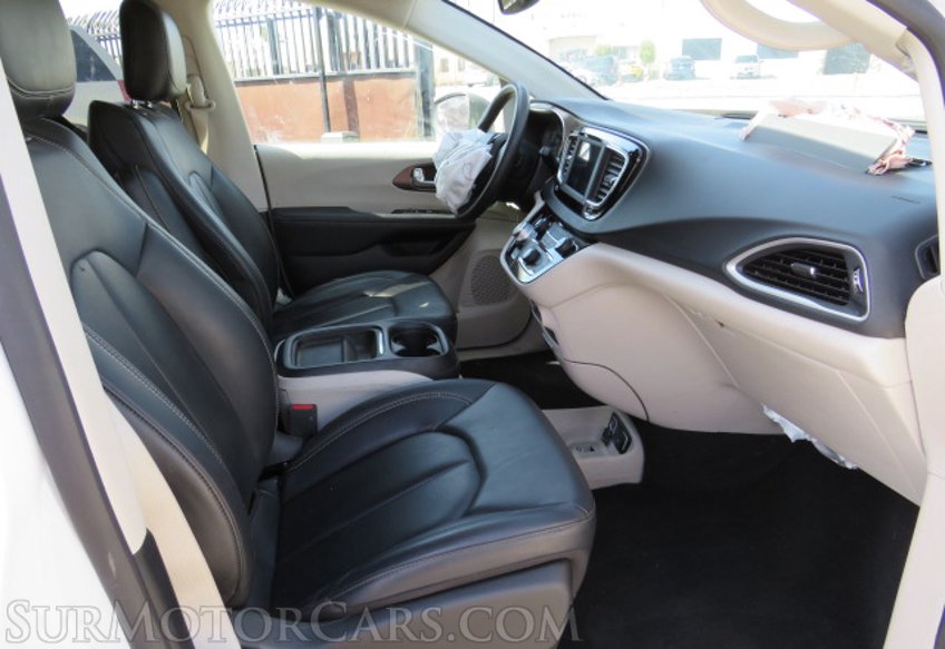 2020 Chrysler Voyager - Image 26
