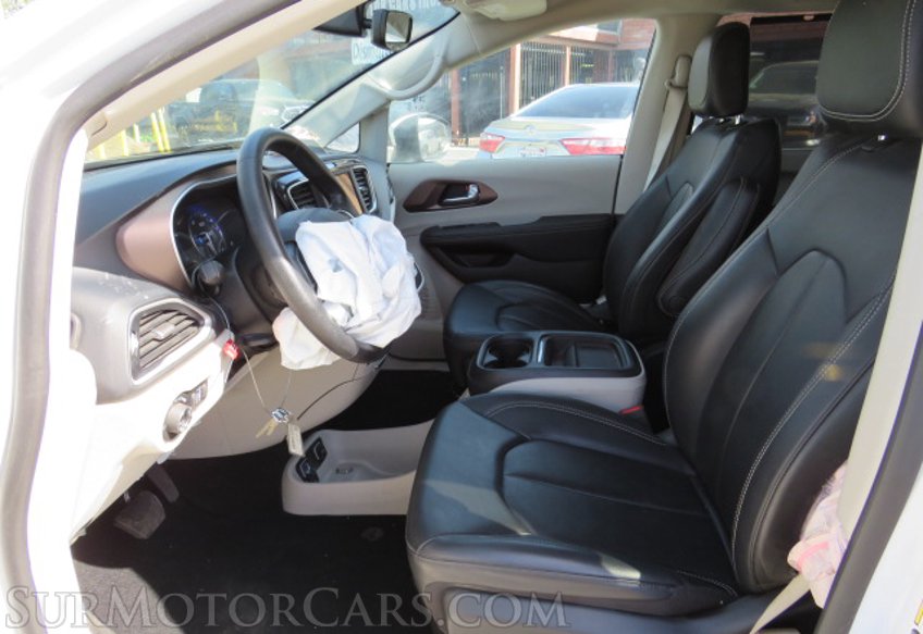2020 Chrysler Voyager - Image 25