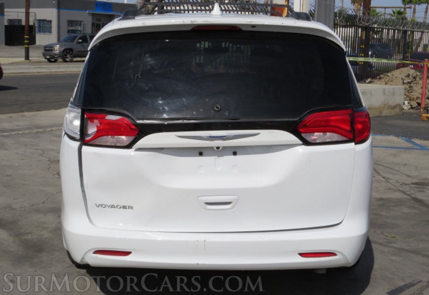 2020 Chrysler Voyager - Image 10