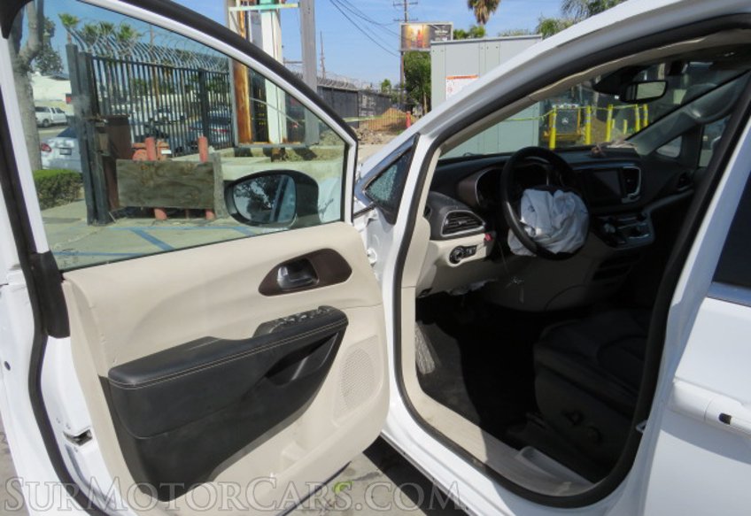2020 Chrysler Voyager - Image 19