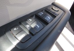 2020 Chrysler Voyager - Image 38