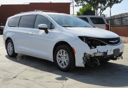 2020 Chrysler Voyager - Image 4