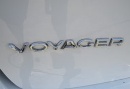 2020 Chrysler Voyager - Image 18