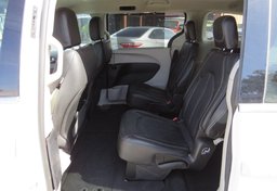 2020 Chrysler Voyager - Image 21