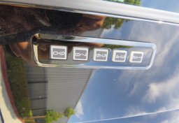 2018 Ford Super Duty F-350 DRW - Image 32