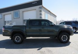 2021 Toyota Tacoma 4WD - Image 9