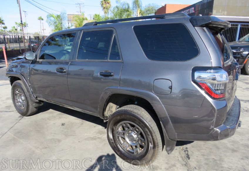 2020 Toyota 4Runner - Image 8