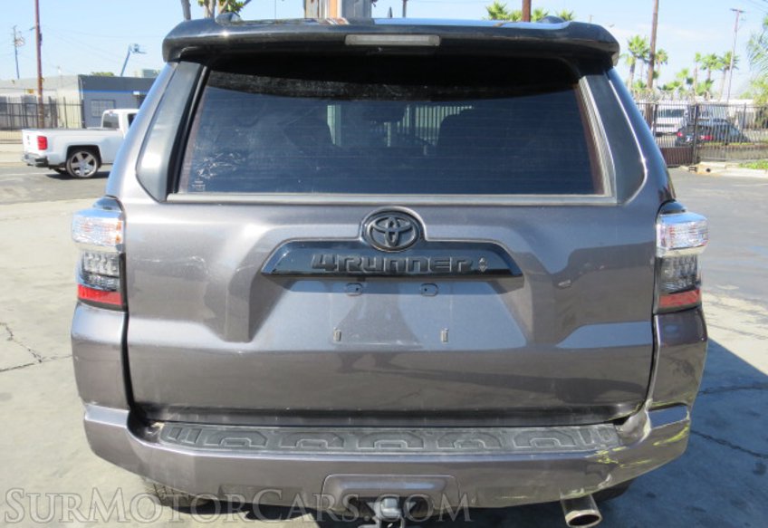 2020 Toyota 4Runner - Image 12