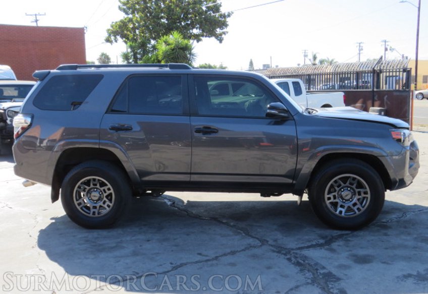 2020 Toyota 4Runner - Image 6