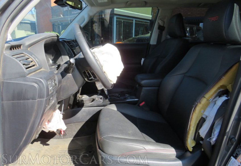 2020 Toyota 4Runner - Image 25