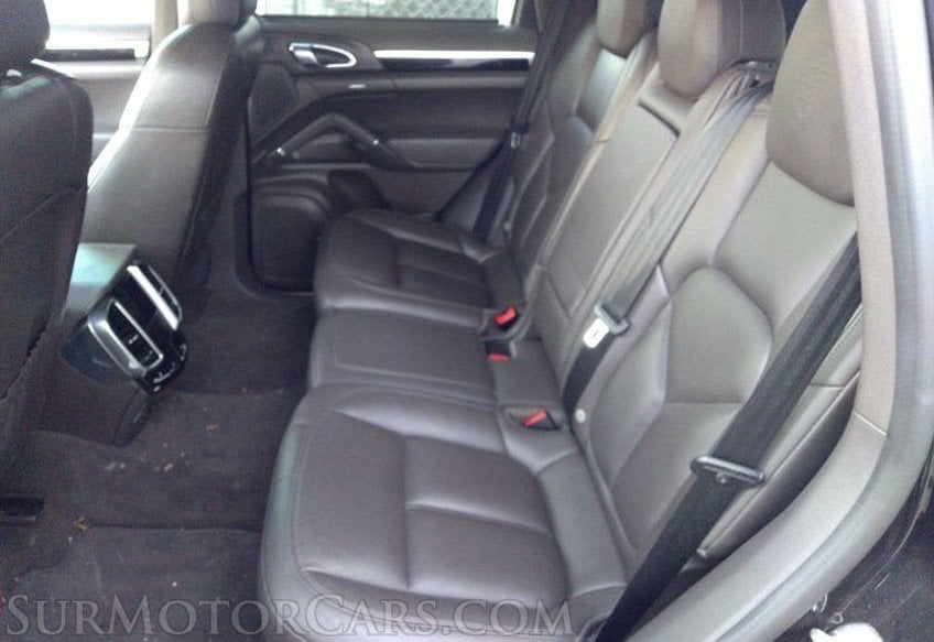 2017 Porsche Cayenne - Image 5