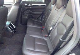 2017 Porsche Cayenne - Image 5