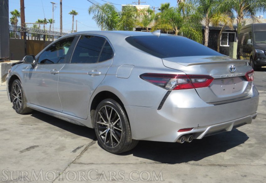 2021 Toyota Camry - Image 9