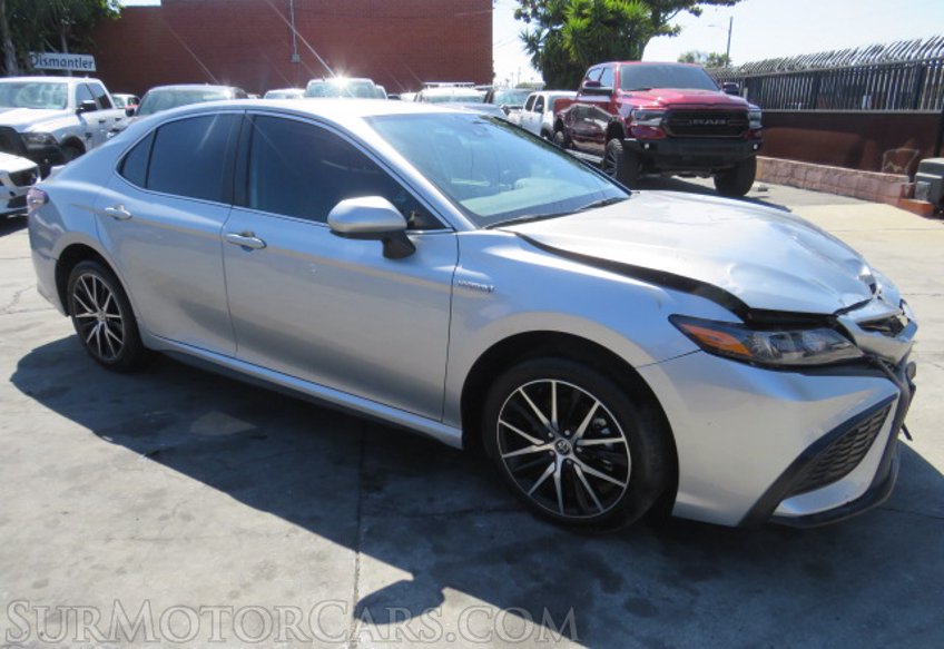 2021 Toyota Camry - Image 2