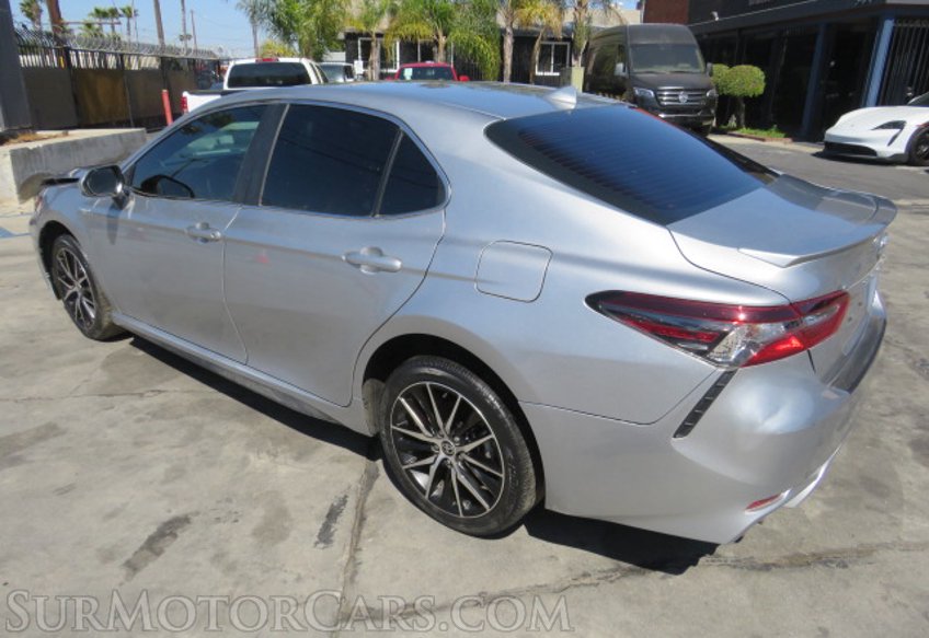 2021 Toyota Camry - Image 8