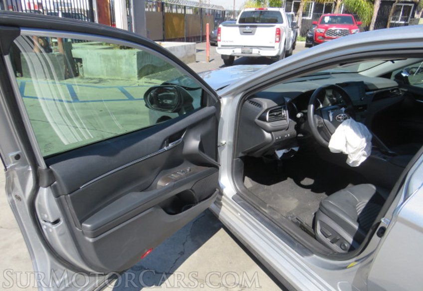 2021 Toyota Camry - Image 19