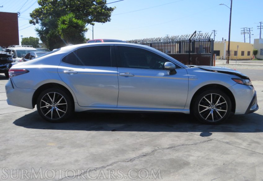 2021 Toyota Camry - Image 5