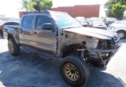 2012 Toyota Tacoma - Image 2