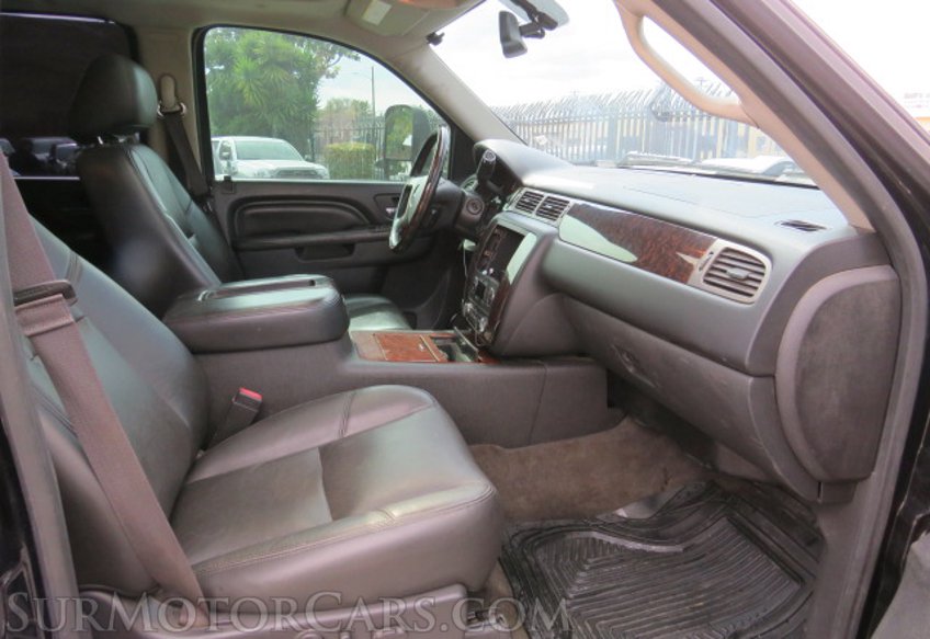 2013 GMC Sierra 3500HD - Image 31