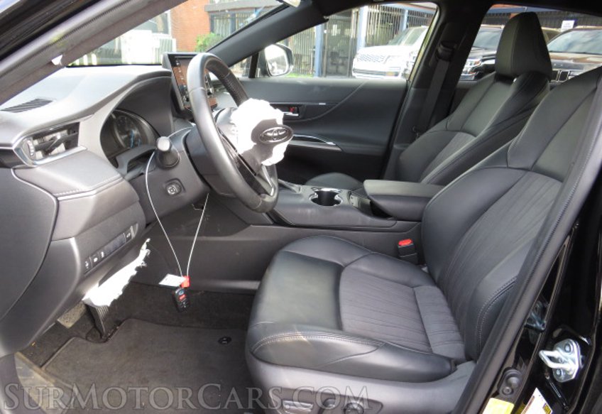 2021 Toyota Venza - Image 26