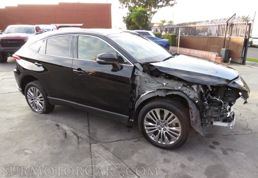 2021 Toyota Venza - Image 2