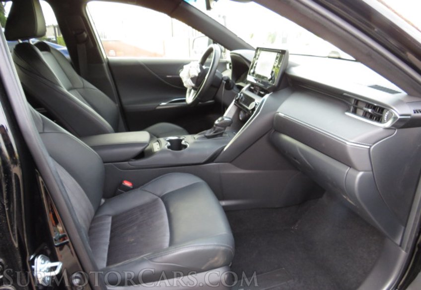 2021 Toyota Venza - Image 25