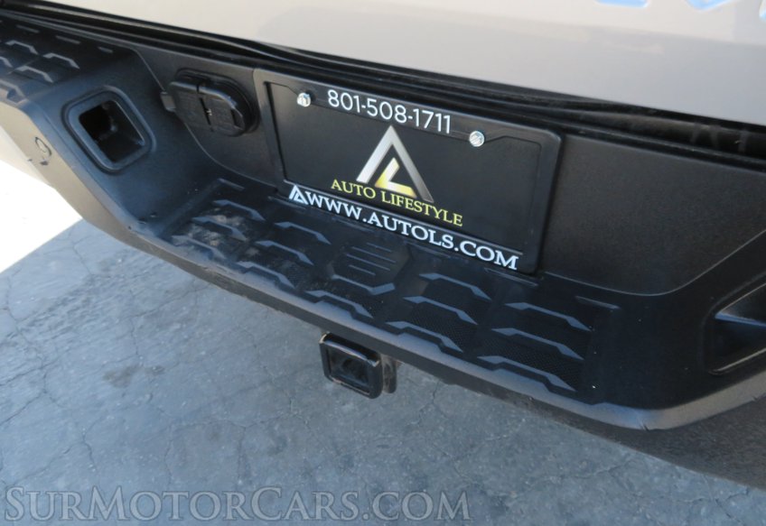 2016 Toyota Tacoma - Image 17