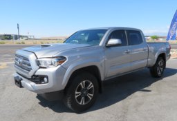 2016 Toyota Tacoma - Image 3