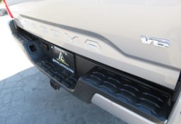 2016 Toyota Tacoma - Image 15