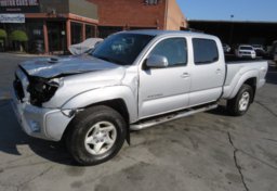 2012 Toyota Tacoma - Image 2