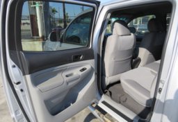 2012 Toyota Tacoma - Image 30