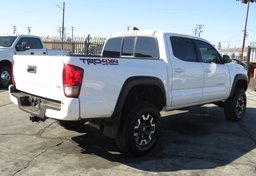2016 Toyota Tacoma - Image 5