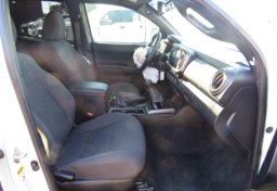 2016 Toyota Tacoma - Image 24