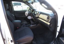 2016 Toyota Tacoma - Image 26