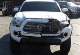2016 Toyota Tacoma - Image 11